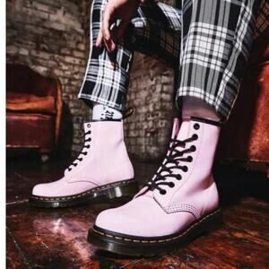Dr. Martens 1460 Light Pink Patent Leather Combat Boots - Women’s Size 8 (EU 39)